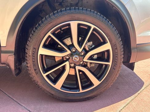 Used 2017 Nissan Rogue Sport SL w/ SL Premium Package AWD/4WD image 31