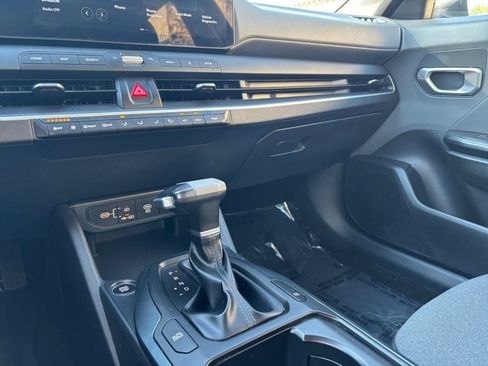 Used 2025 Kia K4 FWD image 41