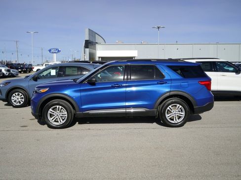 Used 2021 Ford Explorer XLT image 8