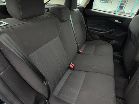 Used 2016 Ford Focus SE w/ SE Cold Weather Package FWD image 12