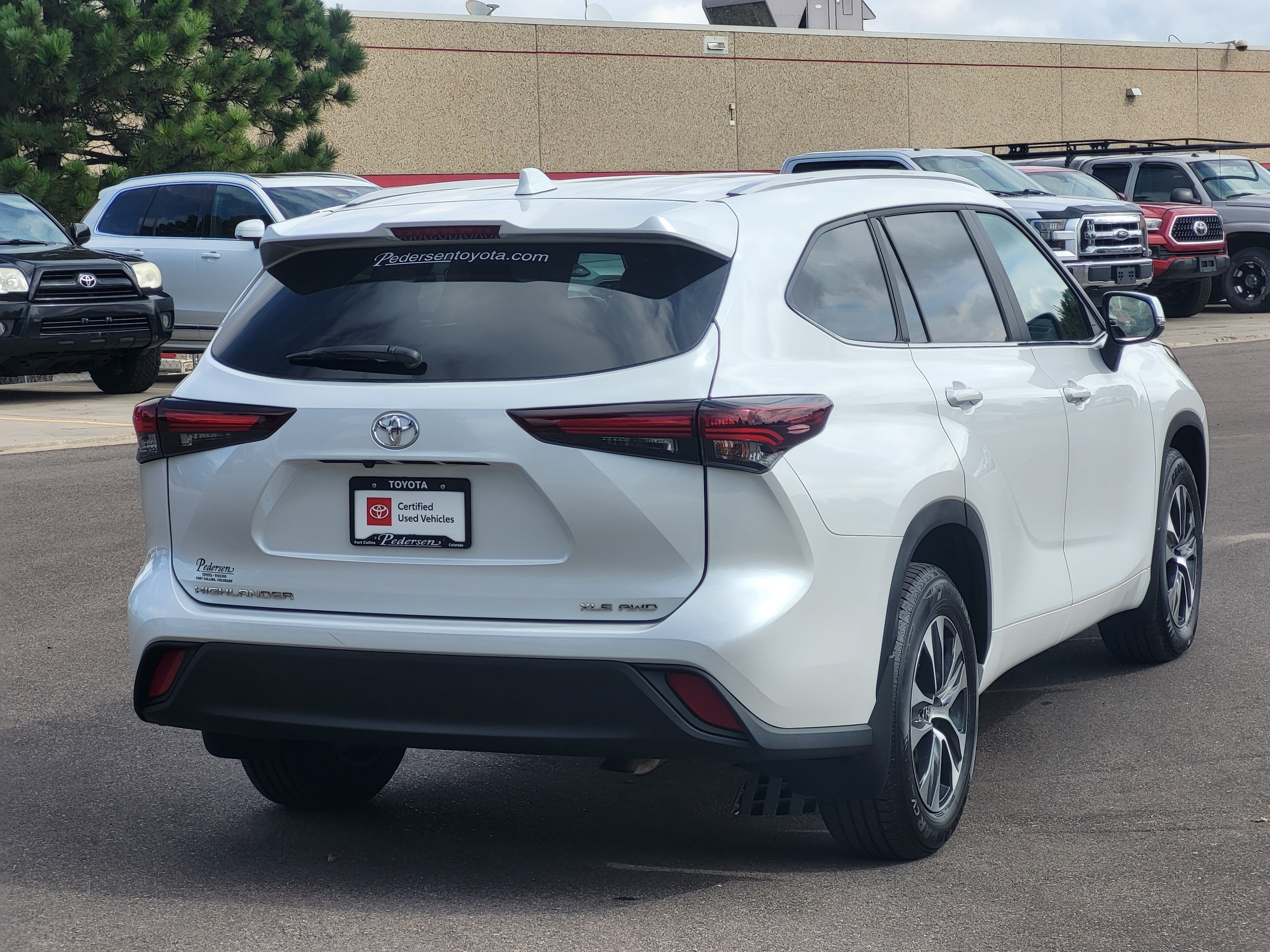 Certified 2026 Toyota Highlander XLE AWD/4WD image 2