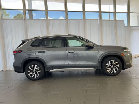 New 2026 Volkswagen Tiguan S image 8