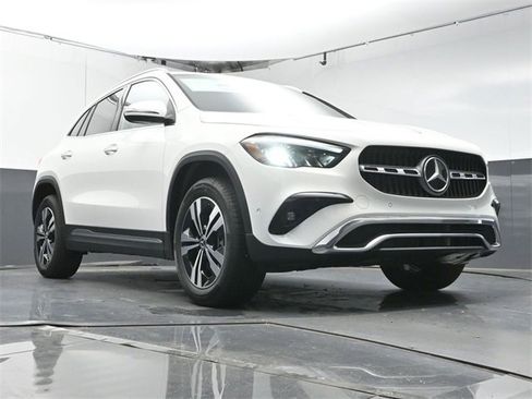 New 2025 Mercedes-Benz GLA 250 image 34