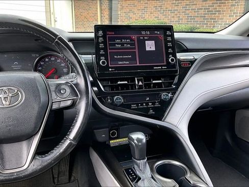 Used 2021 Toyota Camry XSE image 9