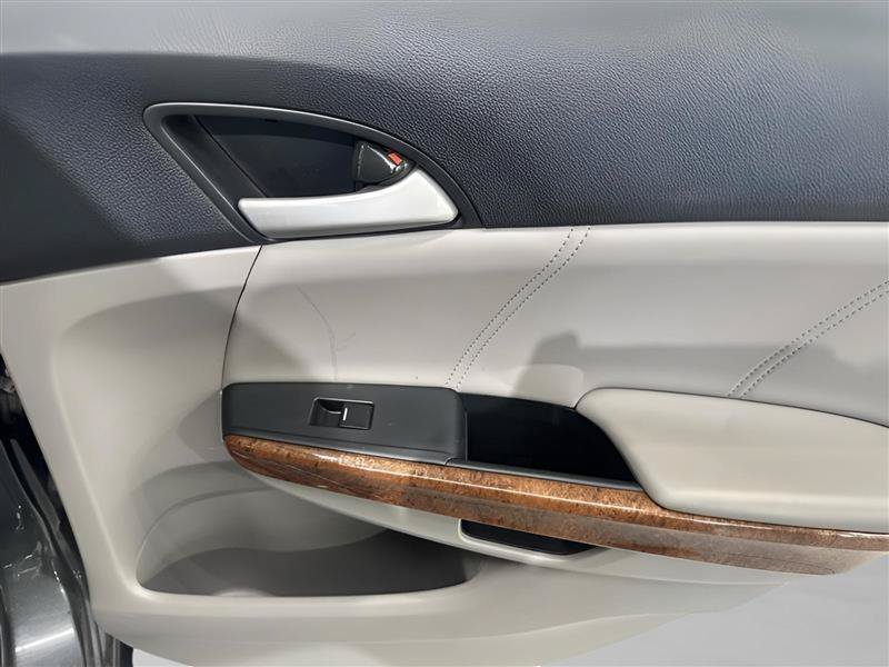 Used 2011 Honda Accord EX-L image 18