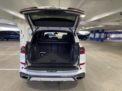 Used 2021 BMW X5 xDrive40i w/ M Sport Package AWD/4WD image 7