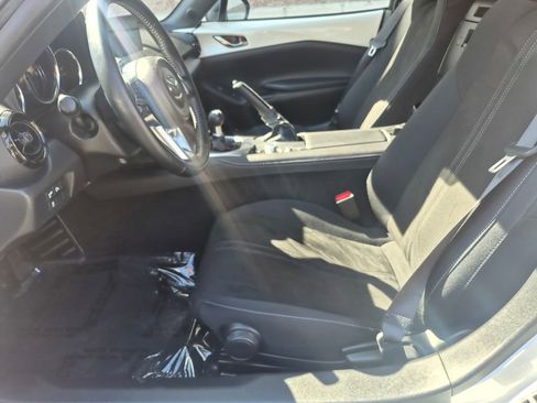 Used 2025 MAZDA MX-5 Miata Club RWD image 9