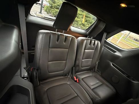 Used 2015 Ford Explorer XLT w/ Equipment Group 202A image 43