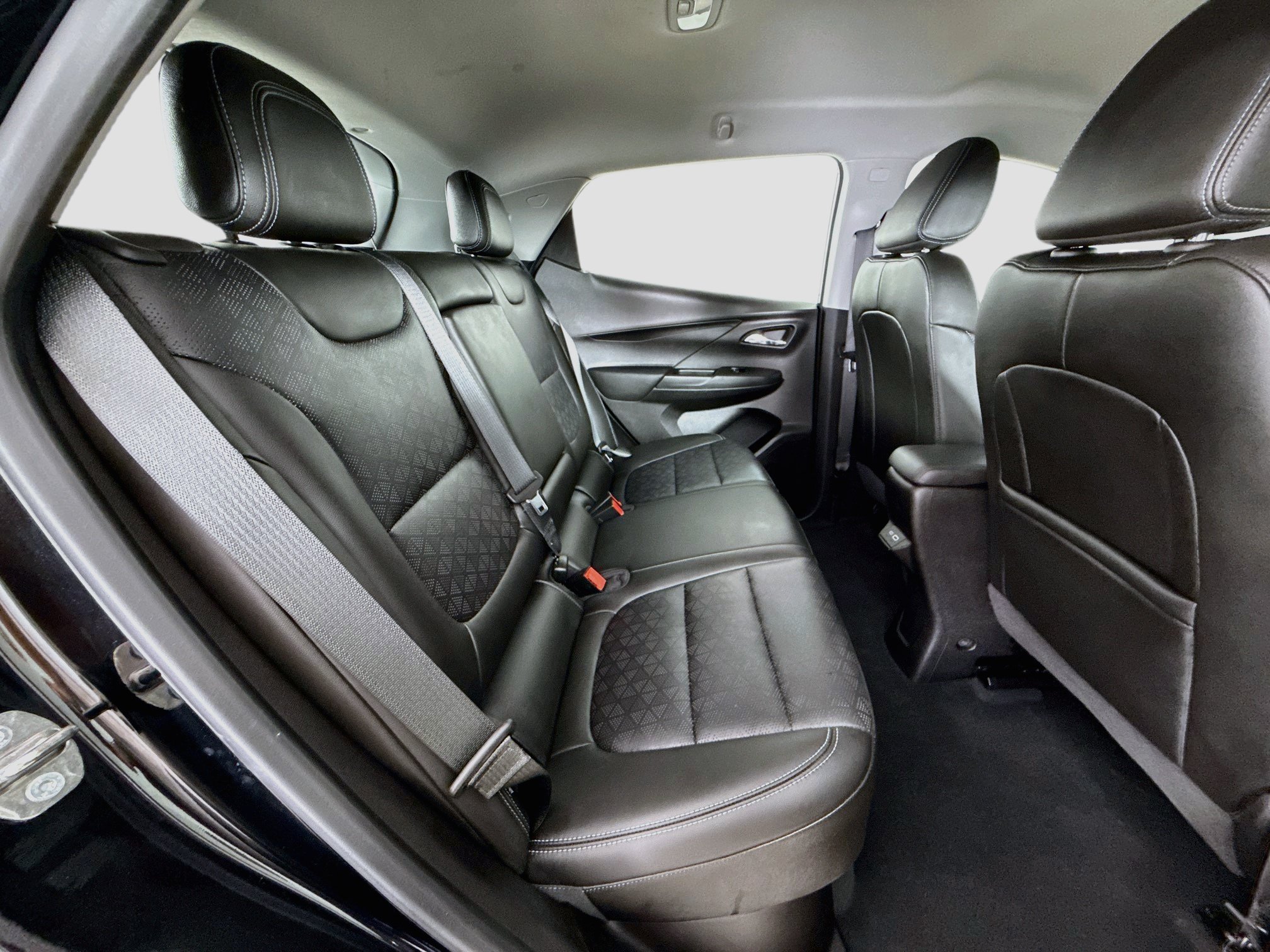 Used 2023 Chevrolet Bolt LT w/ Infotainment Package FWD image 27