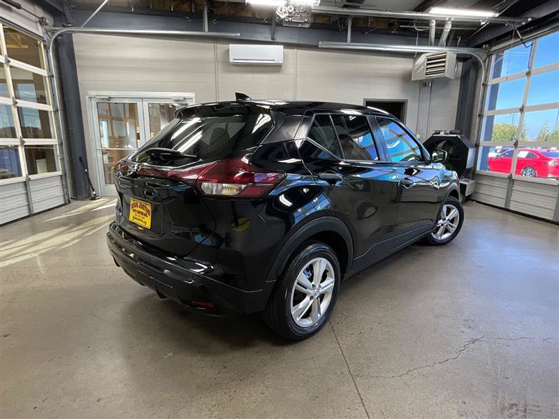 Used 2021 Nissan Kicks S FWD image 5