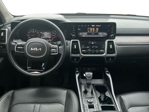 Used 2022 Kia Sorento EX w/ Panoramic Sunroof Package image 10