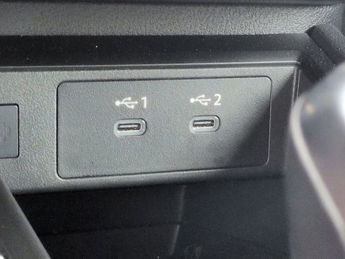 Certified 2025 Nissan Kicks SV image 17