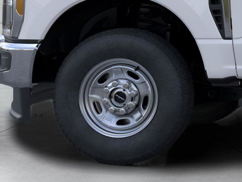 New 2026 Ford F250 XL w/ XL Chrome Package image 19