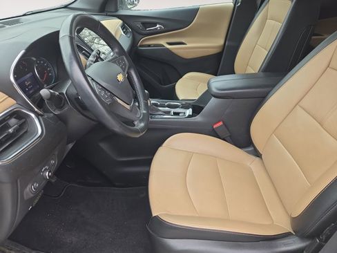 Used 2023 Chevrolet Equinox Premier image 9