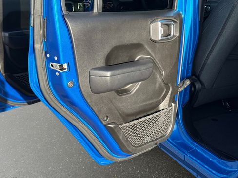 Used 2024 Jeep Wrangler Sport S image 13