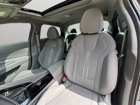 Used 2022 Hyundai Elantra SEL w/ Convenience + Premium Package FWD image 18