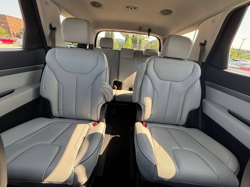 Used 2025 Hyundai Palisade SEL FWD image 35