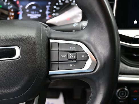 Used 2022 Jeep Compass Latitude AWD/4WD image 36