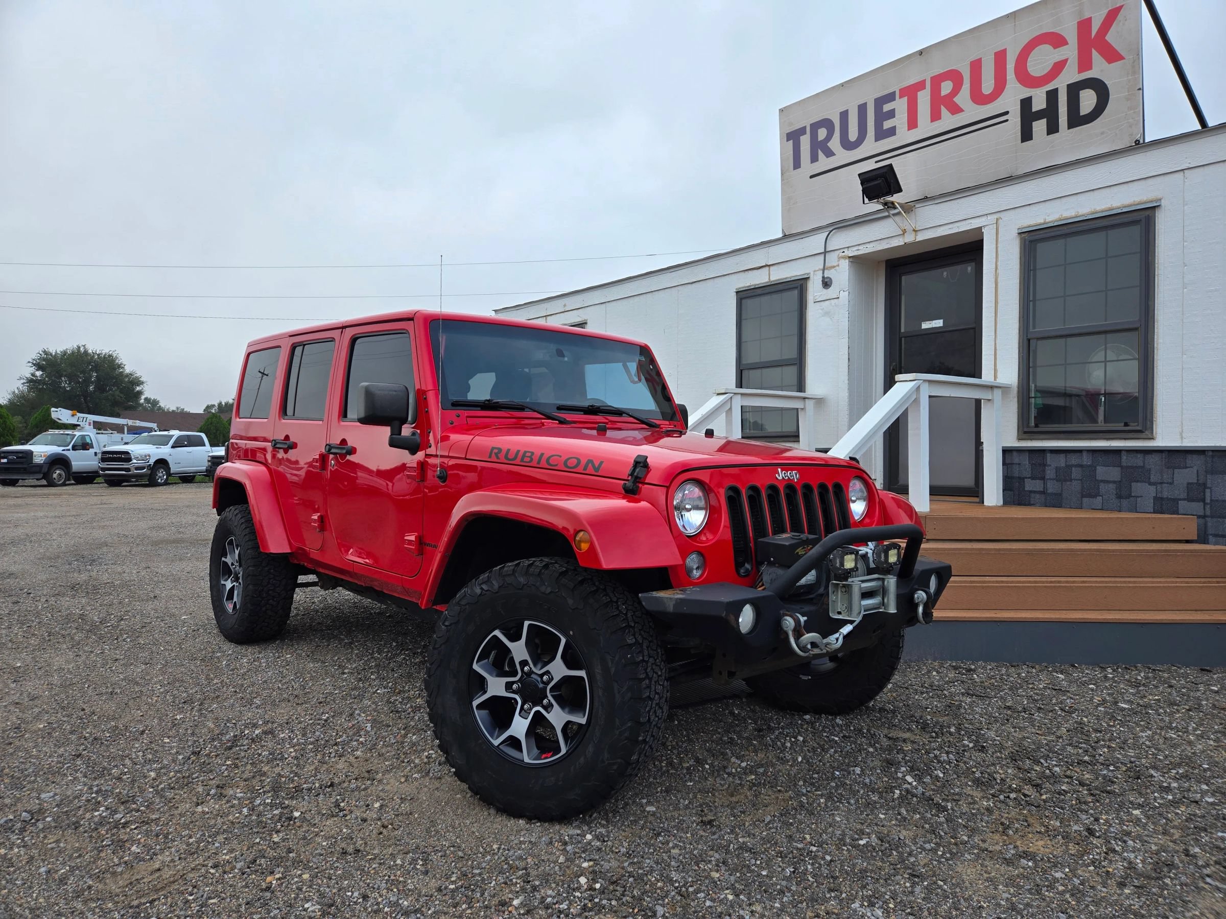 Used 2015 Jeep Wrangler Unlimited Rubicon w/ Connectivity Group AWD/4WD image 4