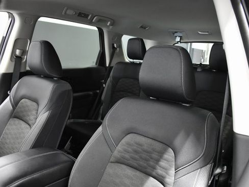 Certified 2024 Nissan Pathfinder S image 16