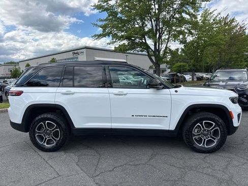 Used 2022 Jeep Grand Cherokee Trailhawk AWD/4WD image 9