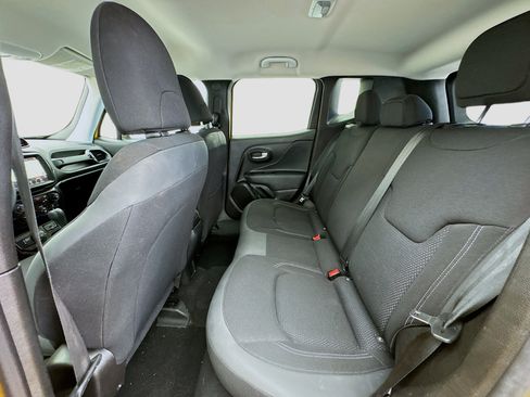 Used 2023 Jeep Renegade Altitude image 15