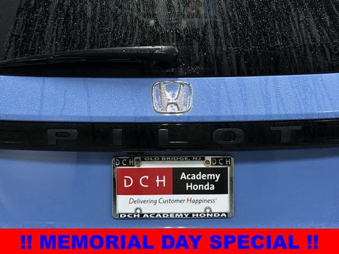 Used 2025 Honda Pilot TrailSport image 28