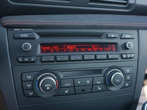 Used 2011 BMW 1 Series M image 26