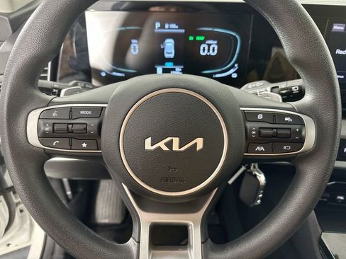 Used 2023 Kia Sportage LX image 19