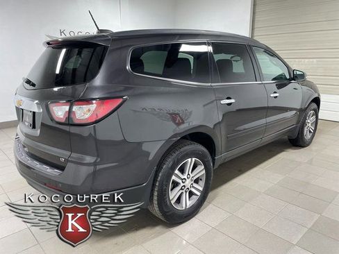 Used 2017 Chevrolet Traverse LT image 6