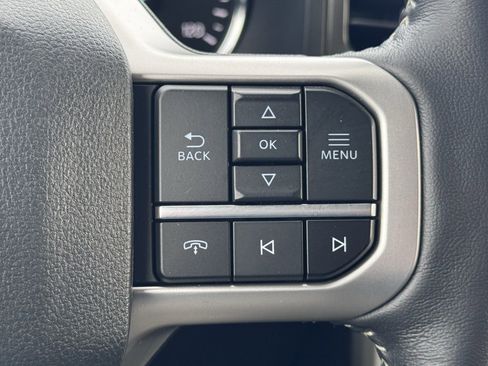 Used 2024 Ford Expedition Max XLT image 9