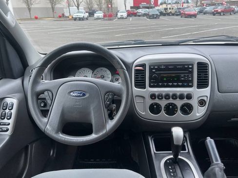 Used 2006 Ford Escape 4WD Hybrid image 12