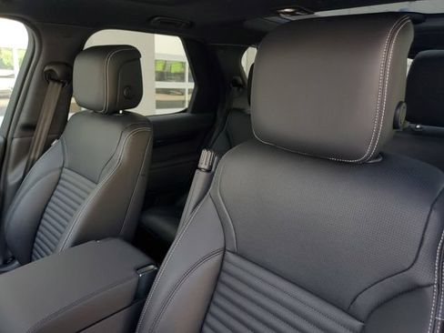 New 2025 Land Rover Discovery S AWD/4WD image 20