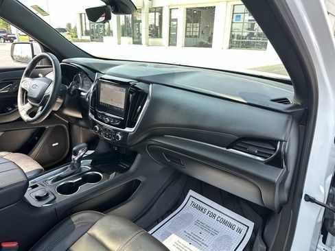 Certified 2023 Chevrolet Traverse RS w/ LPO, Floor Liner Package AWD/4WD image 29
