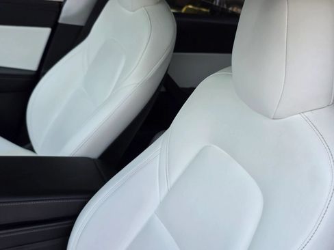 Used 2022 Tesla Model Y Performance AWD/4WD image 26
