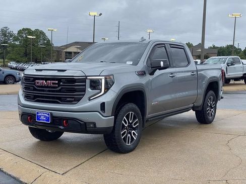 Used 2024 GMC Sierra 1500 AT4 w/ Technology Package AWD/4WD image 27