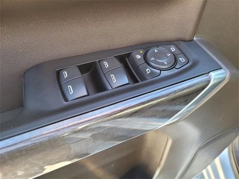 Used 2020 Chevrolet Silverado 1500 LTZ w/ Z71 Off-Road Package image 19