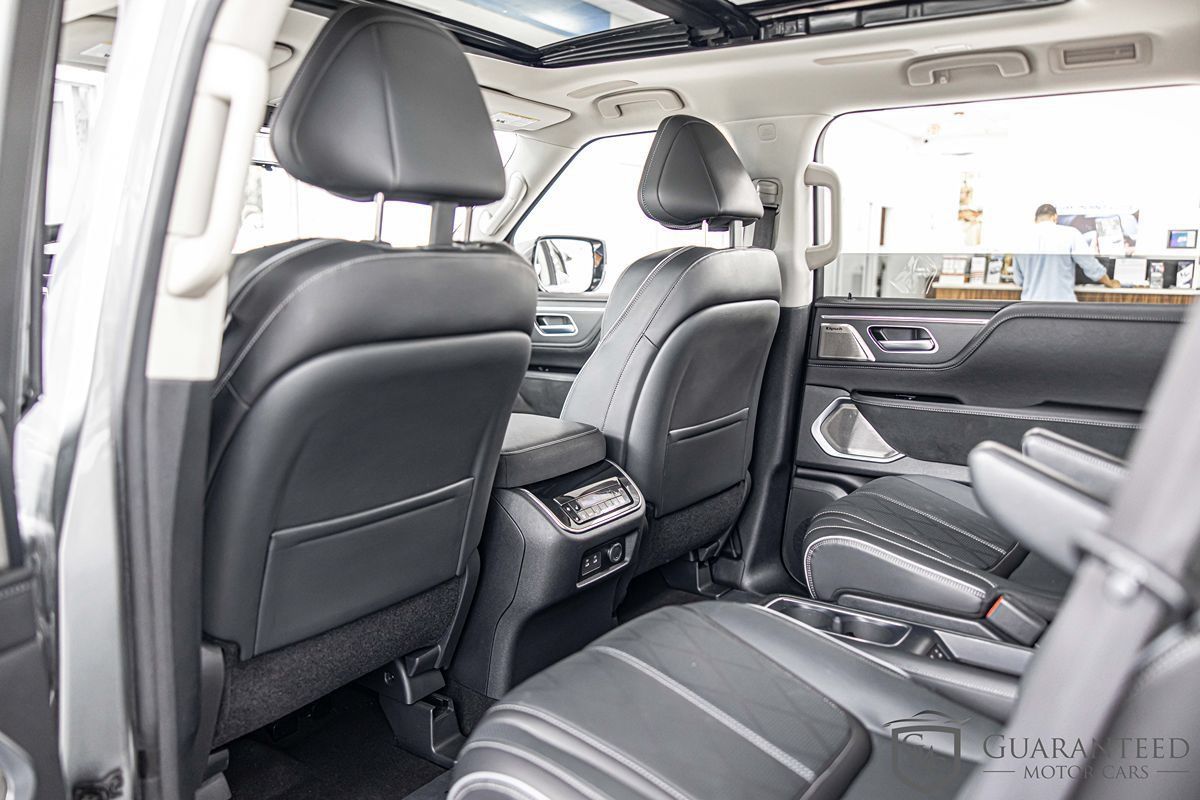 Used 2025 INFINITI QX80 Sensory AWD/4WD image 32