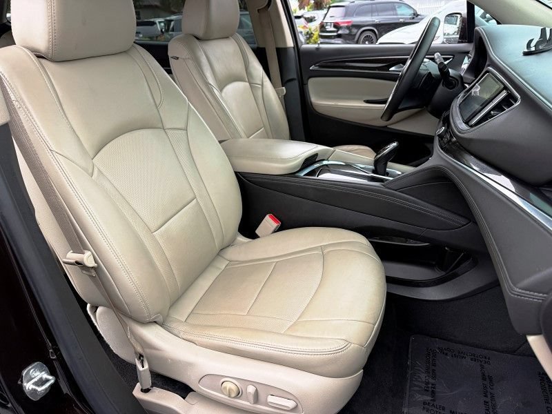 Used 2019 Buick Enclave Essence FWD image 17