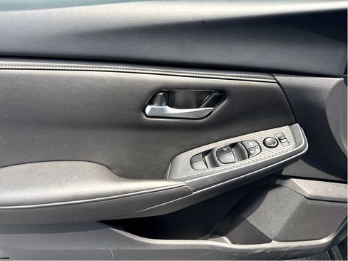 Used 2025 Nissan Sentra SV FWD image 11