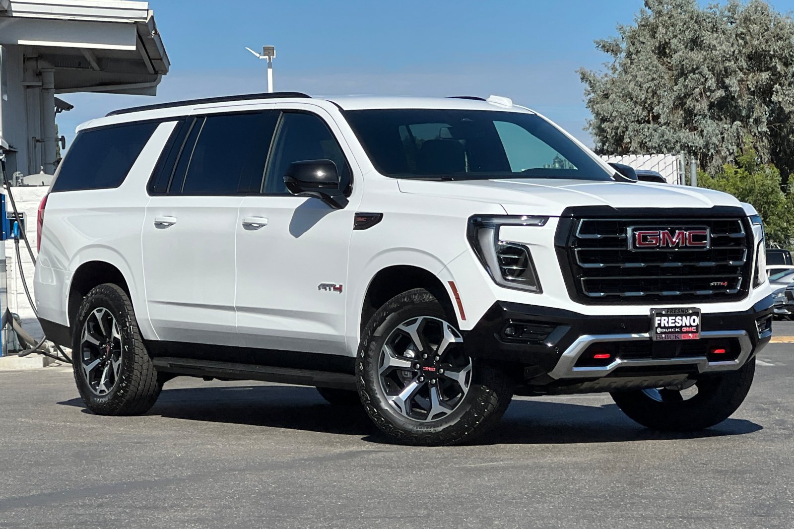 New 2026 GMC Yukon XL AT4 AWD/4WD image 2