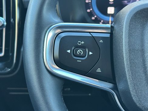 Certified 2023 Volvo XC40 Recharge Core image 27