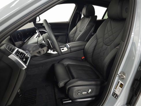 Used 2026 BMW X6 xDrive40i w/ Premium Package image 13