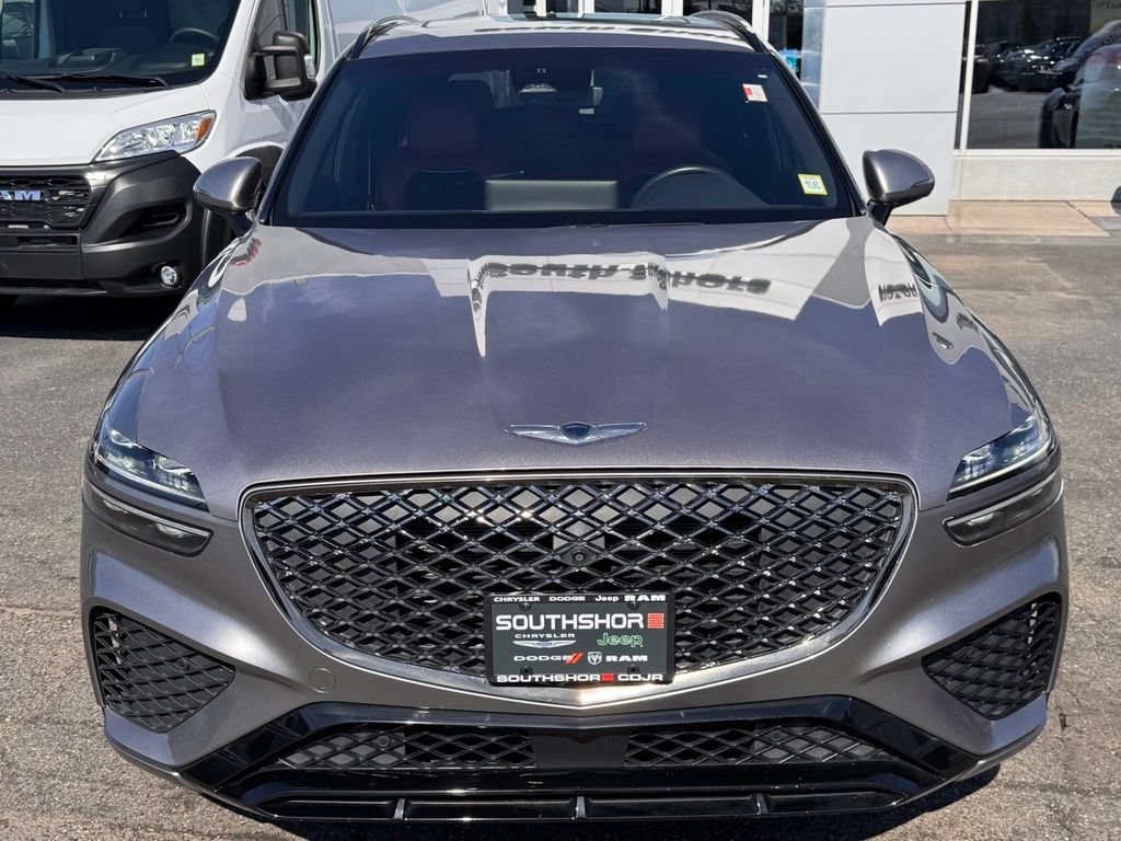 Used 2022 Genesis GV70 2.5T w/ Sport Prestige Package AWD/4WD image 3