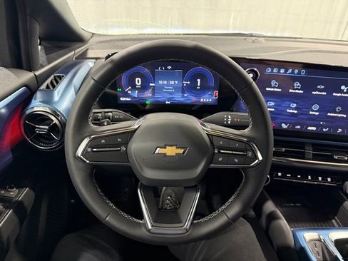 New 2026 Chevrolet Equinox EV LT AWD/4WD image 18