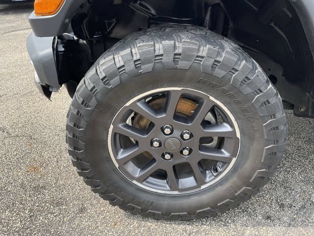 Used 2020 Jeep Gladiator Overland w/ Trailer Tow Package AWD/4WD image 10