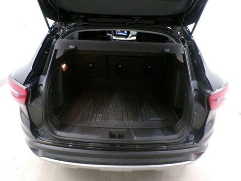 Used 2025 Chevrolet Trax LT w/ Driver Confidence Package image 7