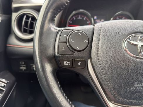 Used 2018 Toyota RAV4 SE w/ Power Extra Value Package image 16