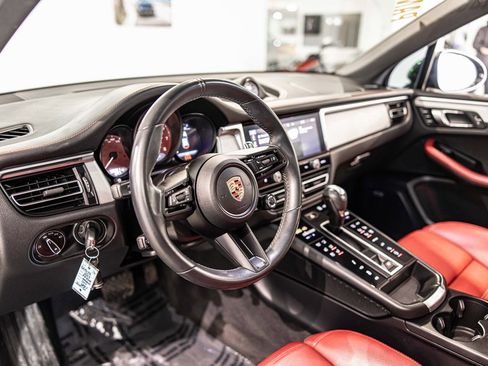 Used 2023 Porsche Macan S image 19