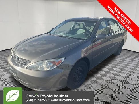 Used 2004 Toyota Camry LE FWD image 3